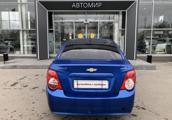 Подержанный автомобиль Chevrolet Aveo Sedan 2013 года (6 фото)