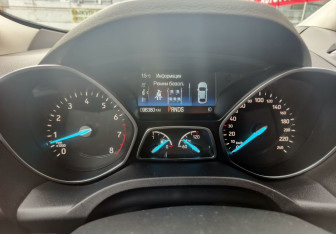 Подержанный автомобиль Ford Kuga 2017 года (13 фото)