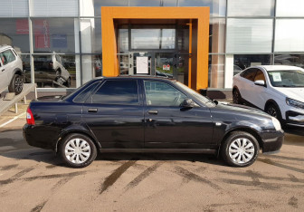Подержанный автомобиль LADA (ВАЗ) Priora Sedan 2010 года (4 фото)