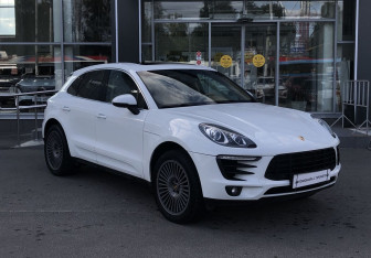 Подержанный автомобиль Porsche Macan 2015 года (3 фото)