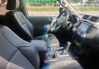 Подержанный автомобиль Toyota Land Cruiser Prado 2014 года (14 фото)