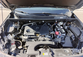 Подержанный автомобиль Toyota RAV4 2020 года (11 фото)