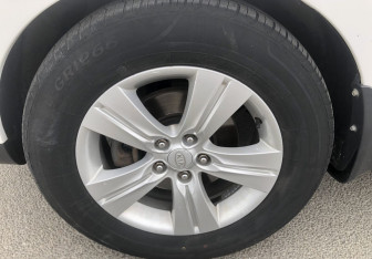 Подержанный автомобиль Hyundai ix35 2012 года (14 фото)