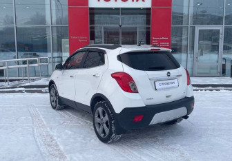 Подержанный автомобиль Opel Mokka 2013 года (7 фото)