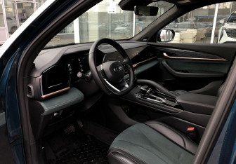 Подержанный автомобиль Geely Monjaro 2023 года (9 фото)