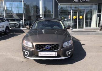 Подержанный автомобиль Volvo XC70 2014 года (2 фото)