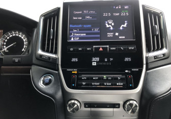 Подержанный автомобиль Toyota Land Cruiser Suv 2020 года (15 фото)