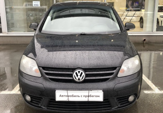 Подержанный автомобиль Volkswagen Golf Plus 2008 года (2 фото)