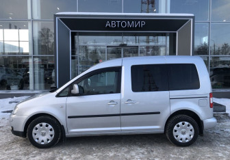 Подержанный автомобиль Volkswagen Caddy Compactvan 2010 года (8 фото)