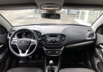 Подержанный автомобиль LADA (ВАЗ) Vesta Sedan 2019 года (10 фото)