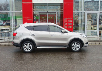 Подержанный автомобиль DongFeng 580 2021 года (4 фото)